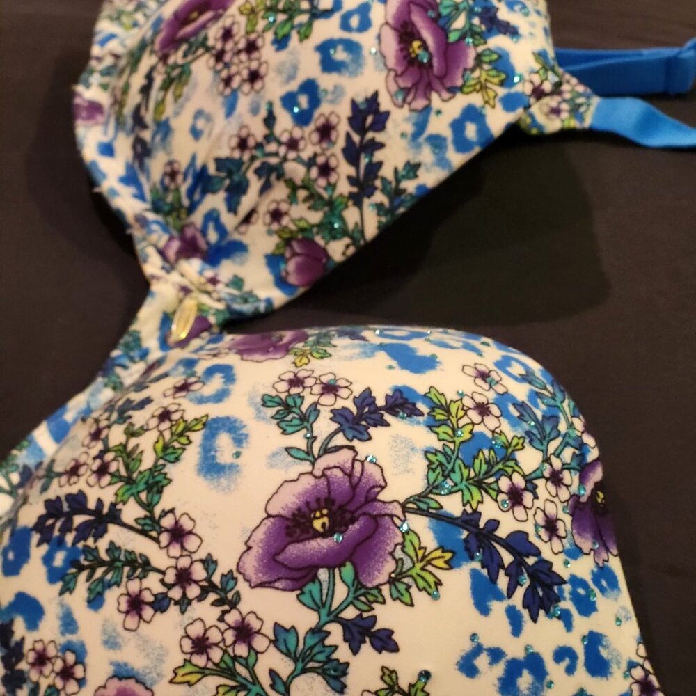 Victoria's Secret uplift bra